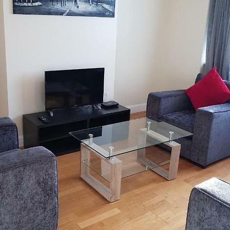 Elegant And Spacious 2 Bedroom Barnet Exterior photo