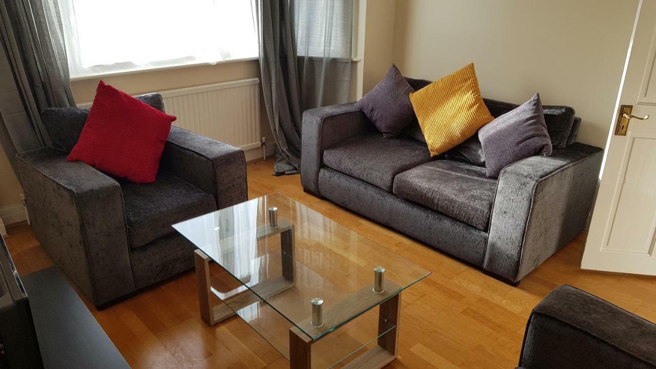 Elegant And Spacious 2 Bedroom Barnet Exterior photo