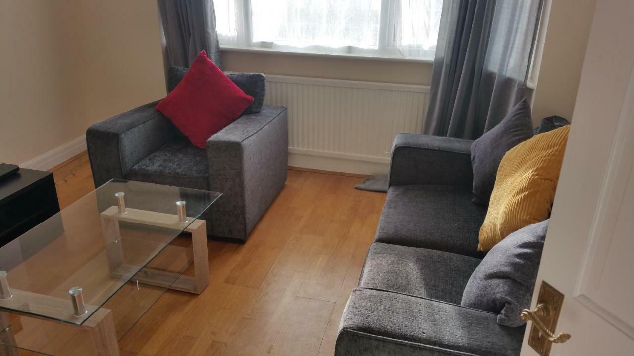Elegant And Spacious 2 Bedroom Barnet Exterior photo