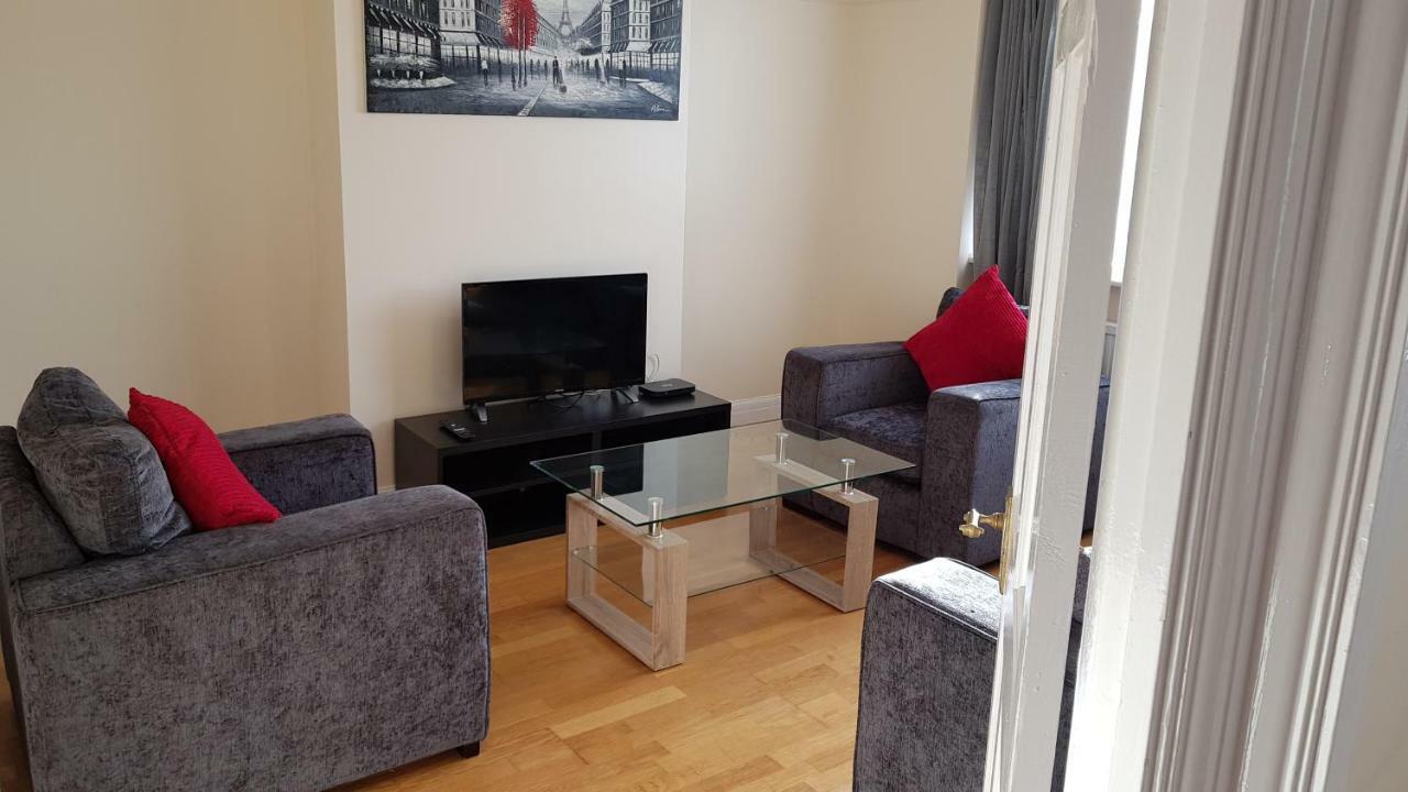 Elegant And Spacious 2 Bedroom Barnet Exterior photo