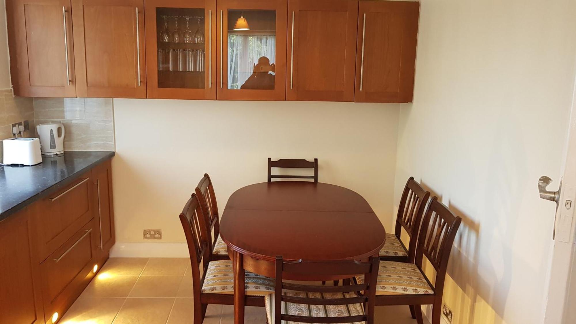 Elegant And Spacious 2 Bedroom Barnet Exterior photo