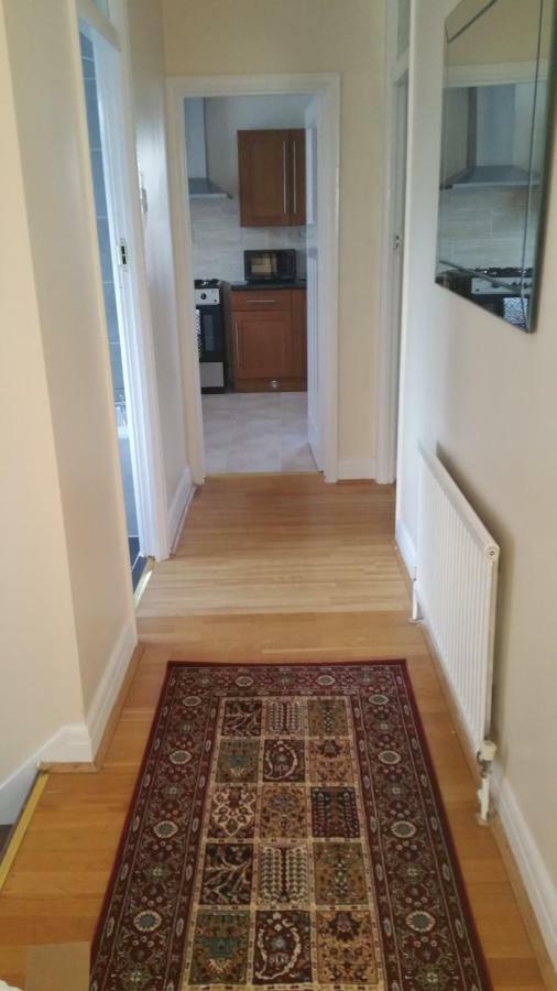 Elegant And Spacious 2 Bedroom Barnet Exterior photo