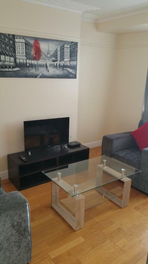 Elegant And Spacious 2 Bedroom Barnet Exterior photo