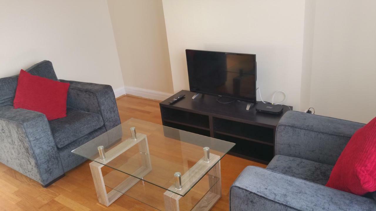Elegant And Spacious 2 Bedroom Barnet Exterior photo