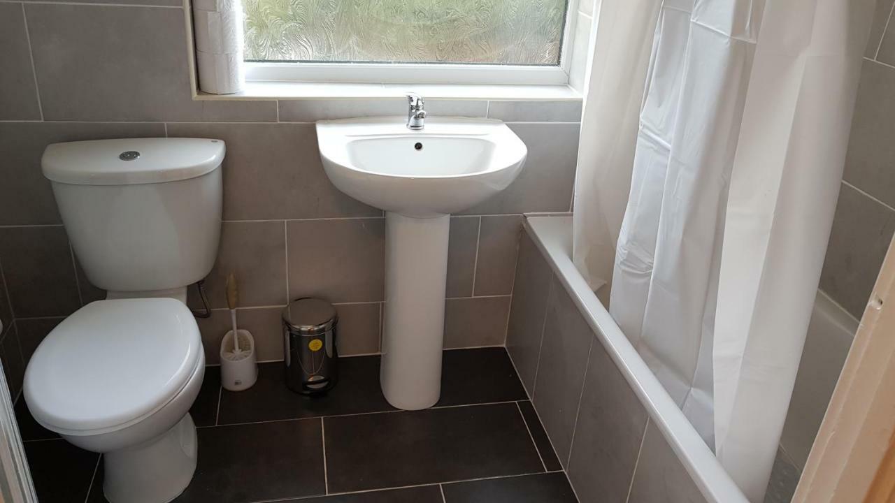 Elegant And Spacious 2 Bedroom Barnet Exterior photo