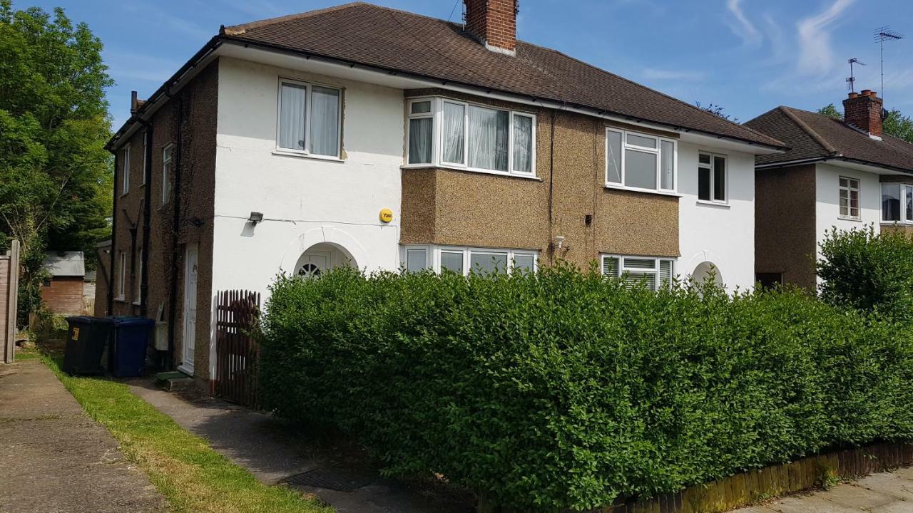 Elegant And Spacious 2 Bedroom Barnet Exterior photo